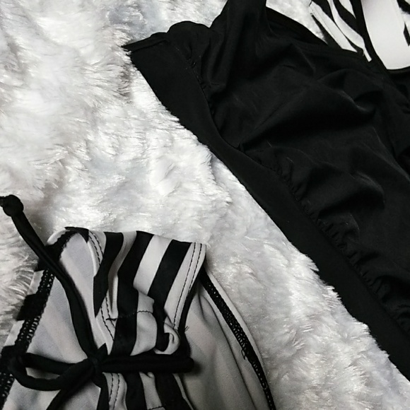 SM: BLACk&WHITE TANKINI - Picture 7 of 8